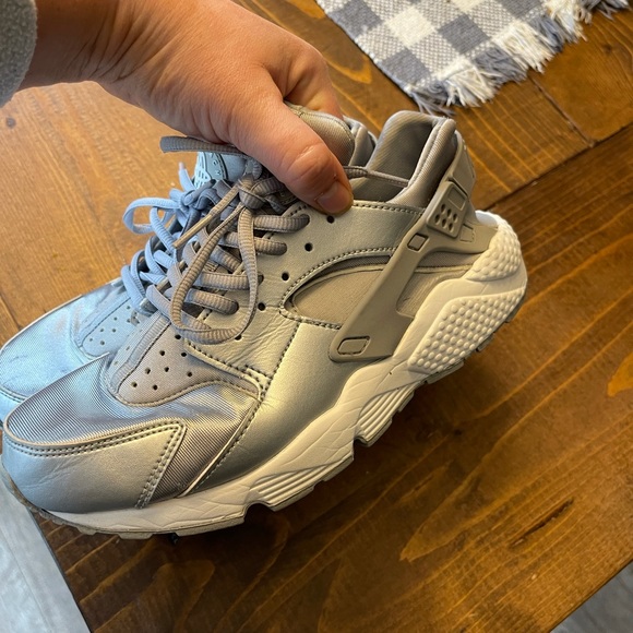 Nike runners - Picture 2 of 2